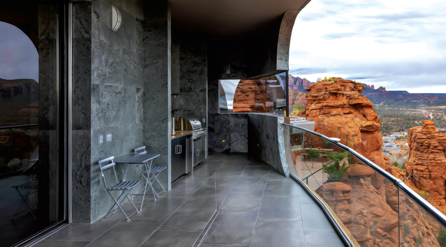 A Home Up High On The Red Rocks: Inside Red Tail Cliff